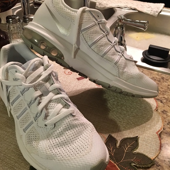 Nike Air Max Sz 5 White - Picture 1 of 2